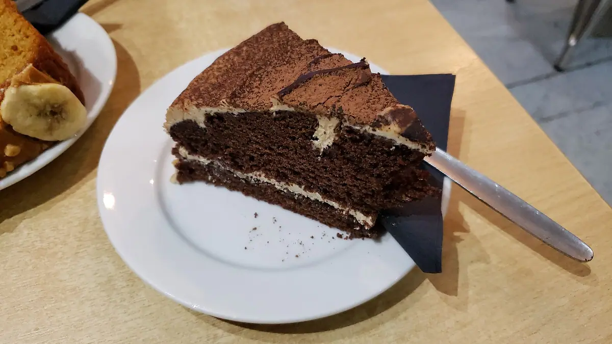 The Barge – cake shop in Bude town centre